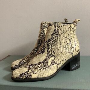 ‎BLONDO Elvina booties Leather Animal Print Western Boots waterproof